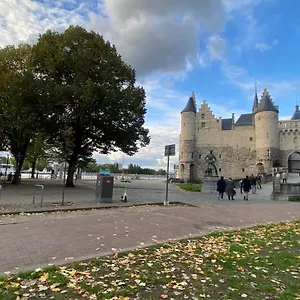 Oneluxstay Centre , Anversa Belgio
