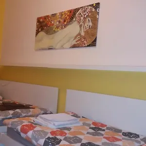  Appartement Geraeumige Zentrumsnahe Altbauwohnung